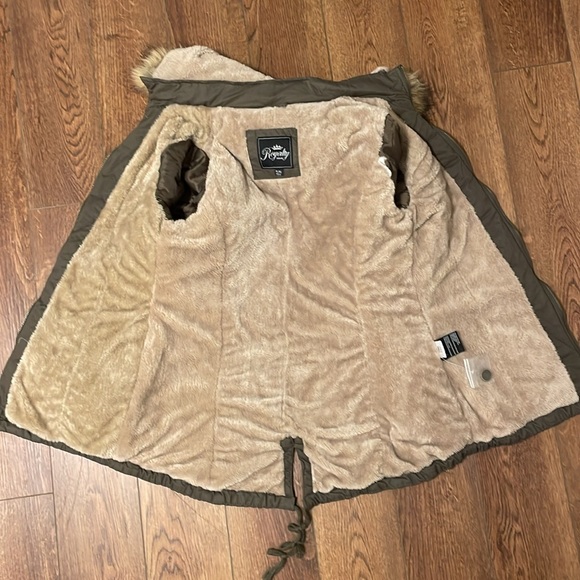 Womens ROYALTY FOR ME Military Green Jacket Faux Fur Womens sz Petite Large NWT - Picture 12 of 16